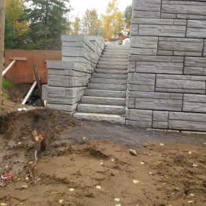 retaining wall with precast concrete steps